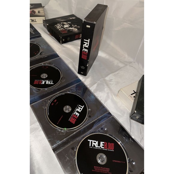 True Blood Complete Seasons 1-5 TV Series Boxsets Great Condition DVD - Picture 13 of 16